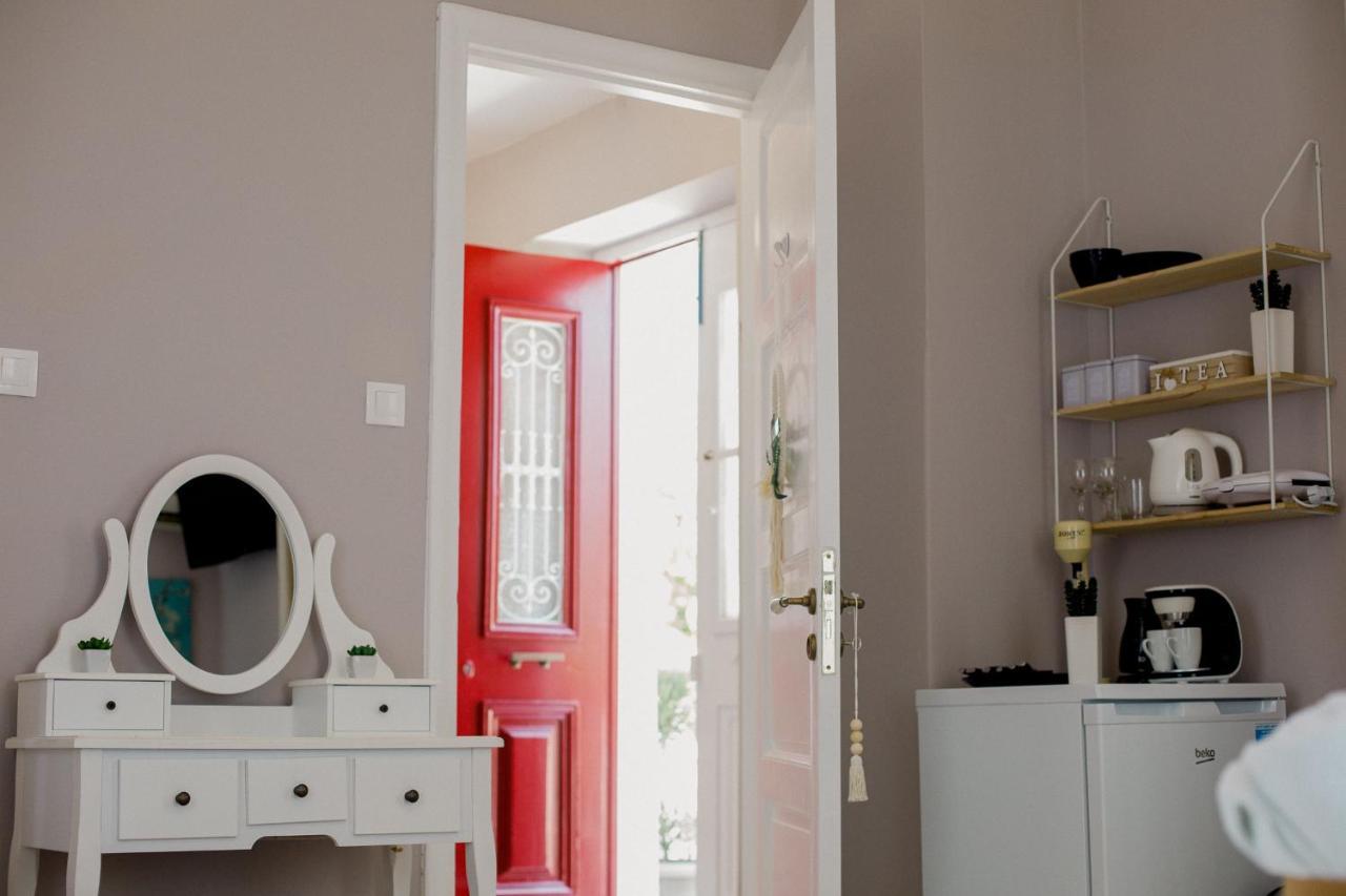 Rooms In Yard Corinto Exterior foto