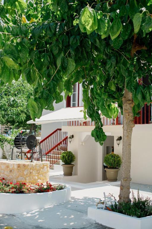 Rooms In Yard Corinto Exterior foto